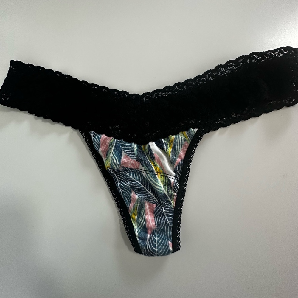 New Hanky Panky Mid Rise Lace Trim Thong